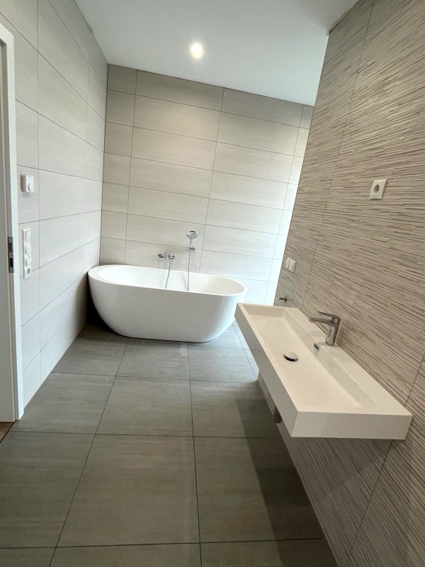 Badezimmer im Doppelhaus in Kroppach