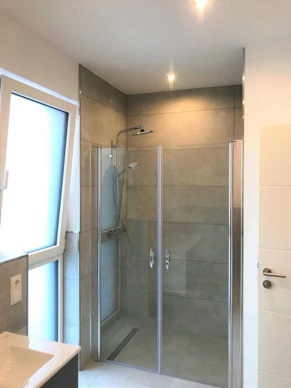 Badezimmer im Doppelhaus in Pleckhausen